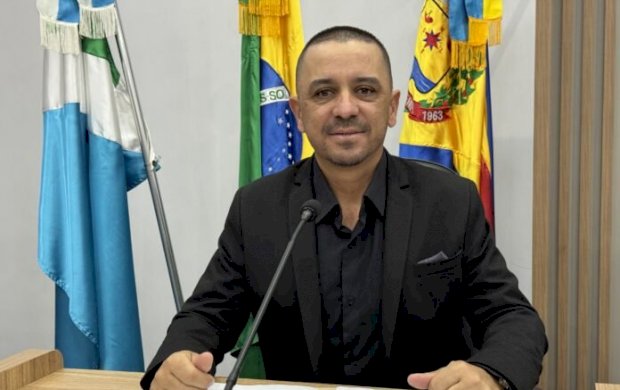 Vagner Policia solicita construção de praça pública com quadra de areia, campo de futebol e pista de caminhada no bairro Jardim Aeroporto e construção de um Centro Poliesportivo (Ginásio de Esportes) no município