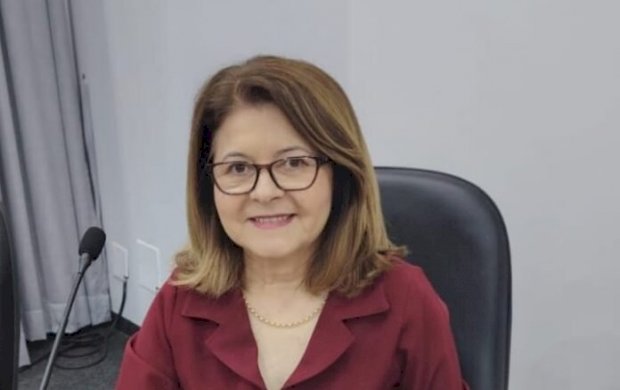 Ivonete Mendonça solicita contratação de especialistas para atendimento na rede pública municipal de saúde, como fisioterapeuta, médico geriatra e fonoaudióloga