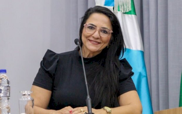 Lucimar Viana concede MOÇÃO HONROSA DE RECONHECIMENTO à Srª Maria Nery, requer complementação de informações prestadas por meo de ofício e solicita revisão e atualização doas valores das diárias concedidas aos servidores públicos municipais