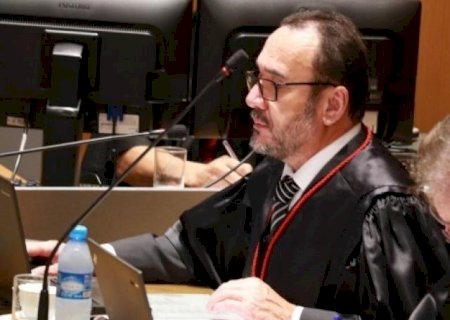 Depois de brigar por causa de sobrenome, garoto consegue tirar Pinto do RG