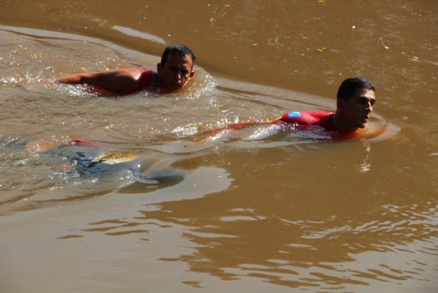 Morador em um sítio nas proximidades do rio, Moisés foi visto pela última vez pulando de uma árvore.