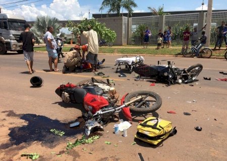 Colisão de frente de motos provoca morte de idoso e deixa homem ferido em MS