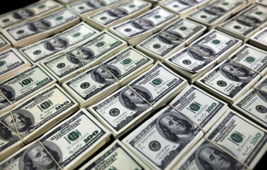 Dólar dispara e passa de R$4,40 pela 1ª vez na história