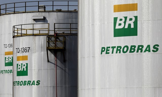 Petrobras aumenta preço da gasolina nas refinarias pela primeira vez no ano