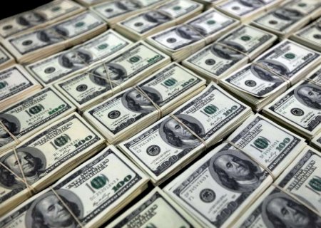 Dólar dispara e passa de R$4,40 pela 1ª vez na história