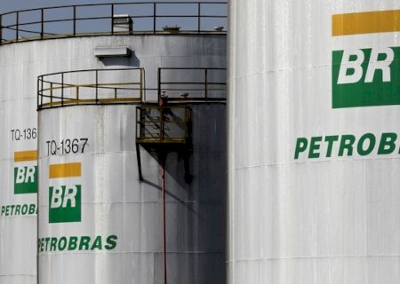 Petrobras aumenta preço da gasolina nas refinarias pela primeira vez no ano