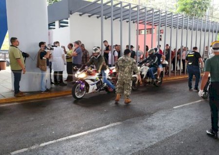 Paraguai manda brasileiros voltarem na Ponte da Amizade em 1º dia fronteira fechada