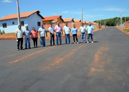 PREFEITO DE NOVO HORIZONTE DO SUL E VEREADORES VISITAM NOVO ASFALTO NO LOTEAMENTO VILA NOVA