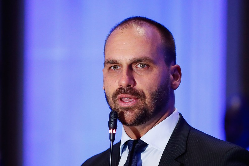 Gilmar Mendes nega pedido de Eduardo Bolsonaro para barrar CPMI das Fake News