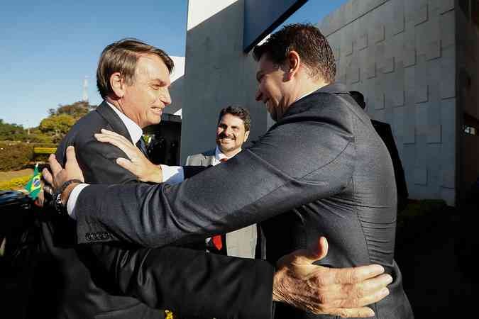 Bolsonaro recua e revoga nomeação de Ramagem para direção geral da PF