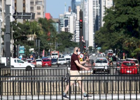 Em novo boletim, ministério confirma 107,7 mil infectados por covid-19