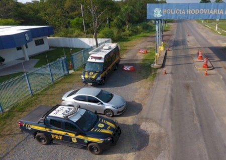 PRF frustra golpe em locadoras ao recuperar quatro veículos e prender quadrilha na região de Corumbá (MS)