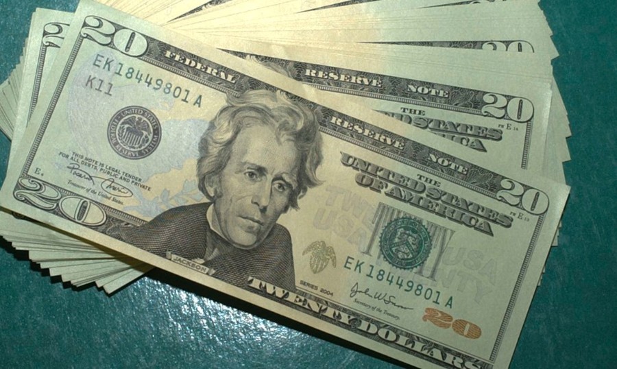 Bilionários ficam imunes à crise econômica na pandemia, mostra estudo