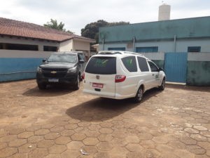 Homem cai em piscina de clube é socorrido mas acaba morrendo