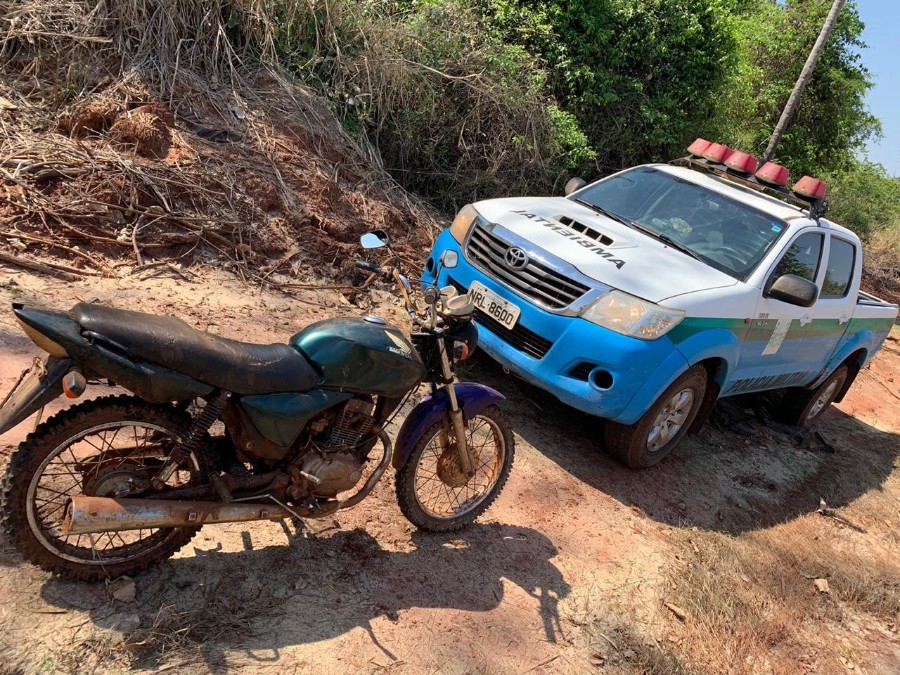 Polícia Militar Ambiental de Batayporã e Imasul surpreendem caçadores com arma, apreendem motocicleta