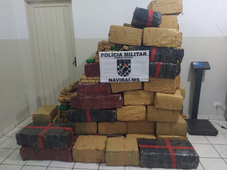 Em Naviraí, Polícia Militar apreende quase 1,5 tonelada de droga