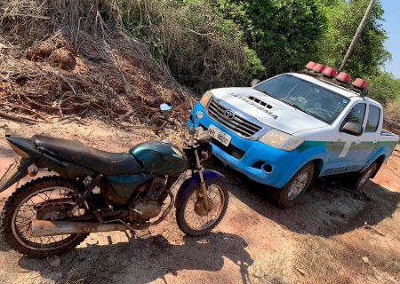 Polícia Militar Ambiental de Batayporã e Imasul surpreendem caçadores com arma, apreendem motocicleta