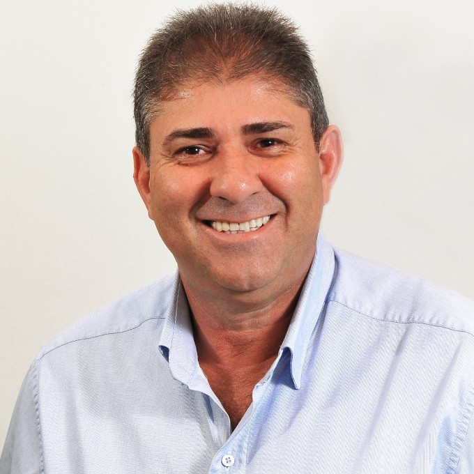 Hoje é o dia do Prefeito - o prefeito Marcilio Alvaro Benedito recebe os parabéns dos funcionário da Prefeitura de Novo Horizonte do Sul