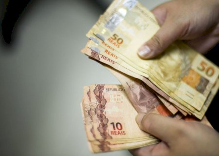 Bolsonaro prorroga alíquota zero de IOF sobre crédito