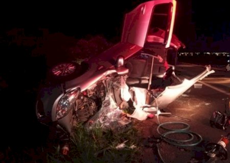 Idosa morre em acidente na BR-158 após invadir pista contrária e colidir contra van