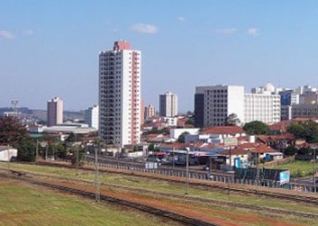 Com variante do coronavírus, Araraquara (SP) tem hospital lotado, lockdown e profissionais exaustos