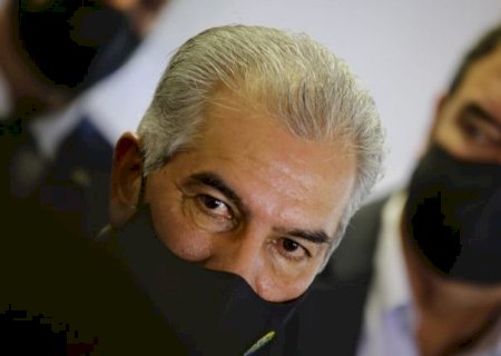‘Se tirar, o Estado pode quebrar’, diz Reinaldo sobre pedidos para baixar ICMS da gasolina