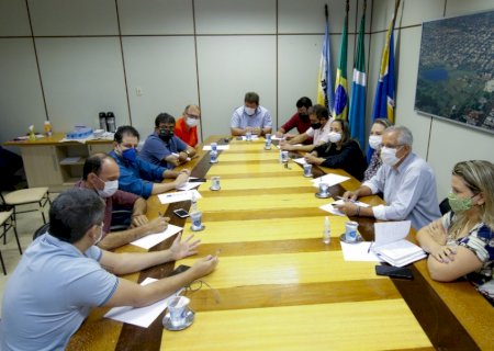 Vereadores protocolam projeto para proibir 'lockdown' sem consulta em Dourados