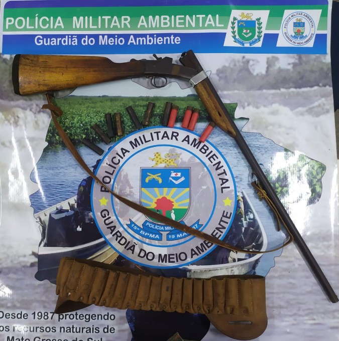 Polícia Militar Ambiental de Naviraí surpreende caçador, apreende rifle e munições e evita caça ilegal em lavoura