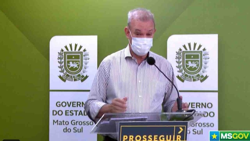 \'População está pouco se lixando\', diz secretário de saúde com MS líder em alta nos casos de covid