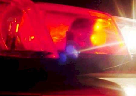 Homem ouve gritos de socorro de sobrinha e encontra irmã assassinada a facadas por marido em cidade no MS.