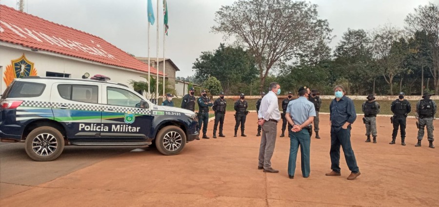 Secretário Eduardo Riedel visita o 8° Batalhão da Polícia Militar em Nova Andradina