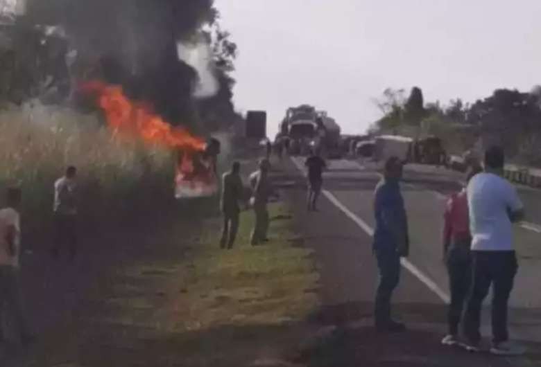 Acidente na BR-163 matou motorista e paciente em ambulância