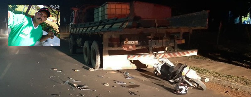 Motociclista morre após bater em caminhão parado