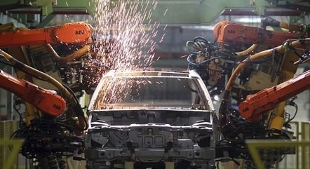 Produção industrial cresce 12,9% no primeiro semestre de 2021