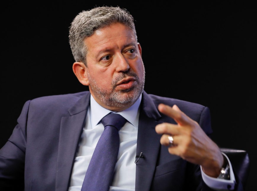 Arthur Lira decide enterrar de vez a proposta de voto impresso
