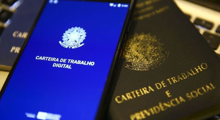 Projeto que reduz valor de hora extra pode afetar contrato vigente