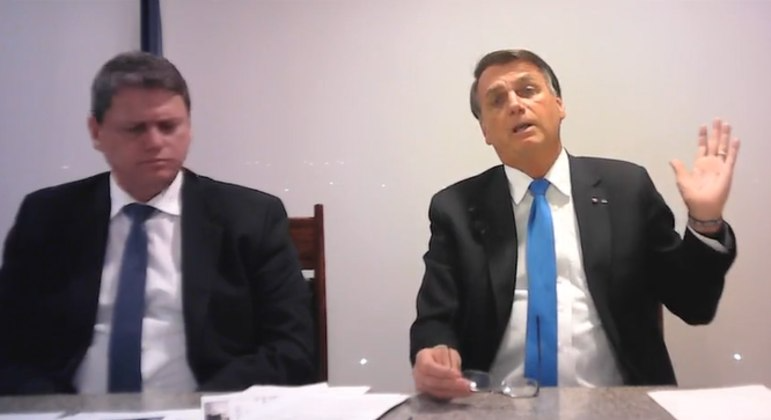 Bolsonaro diz que não pode reduzir preços \'na canetada\'
