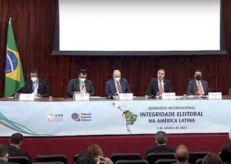 Autoridades internacionais se unem em defesa da democracia