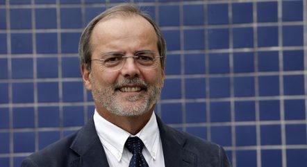 Após recuo de Bolsonaro, médico recusa condecoração