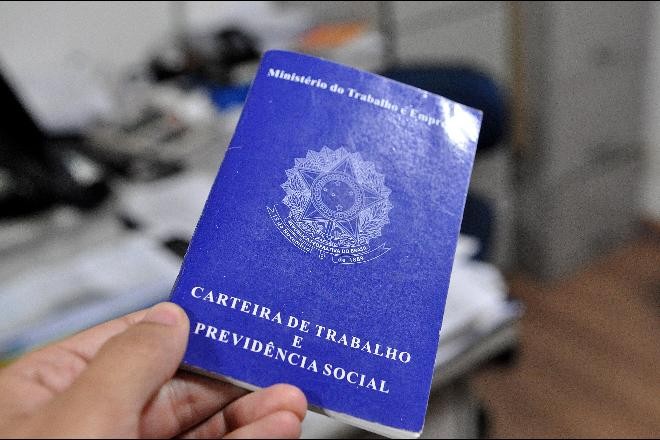 Nova proposta de reforma trabalhista libera domingos e proíbe motorista de app na CLT