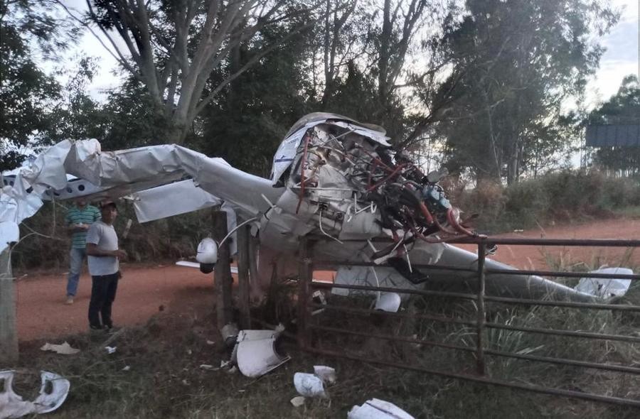 Avião de pequeno porte cai no município de Anaurilândia