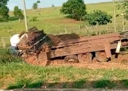 Acidente com caminhão mata motorista na manhã desta quinta-feira (06) na BR 376 entrada de Glória de Dourados.
