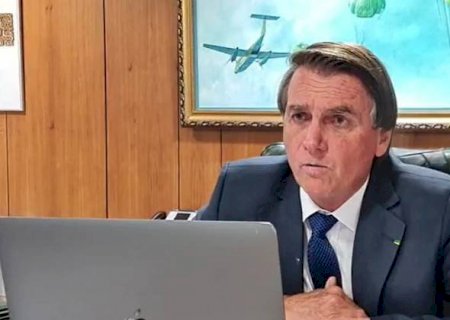 Bolsonaro diz que suspendeu reajuste salarial a policiais