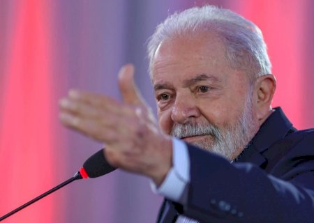Governo Bolsonaro autoriza ida de 3 assessores em viagem de Lula ao México