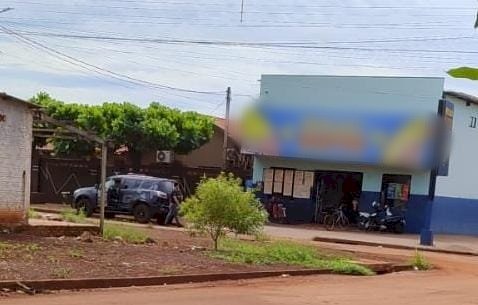 Homem abandona coleta de lixo para esfaquear a ex-mulher que fica em estado grave