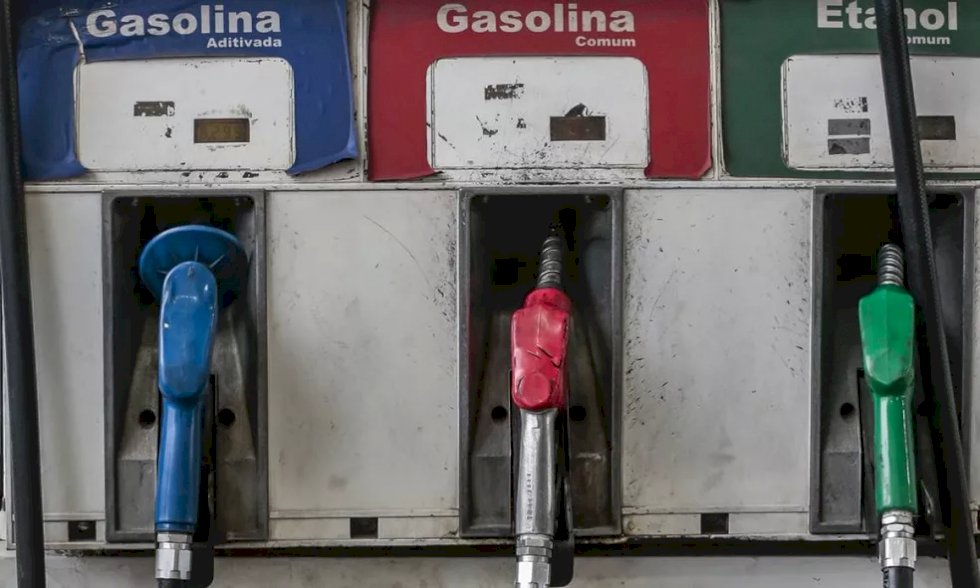 Litro do diesel sobe pela quinta semana nos postos e atinge novo recorde