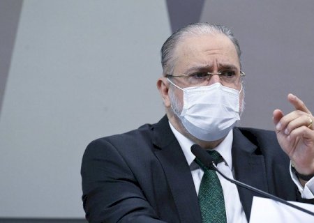 Aras arquiva notícia-crime de Bolsonaro contra Moraes
