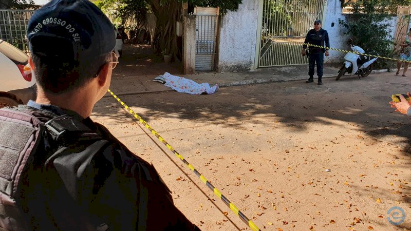 Idoso é alvejado por tiro no peito e morre durante pescaria em rio no MS.