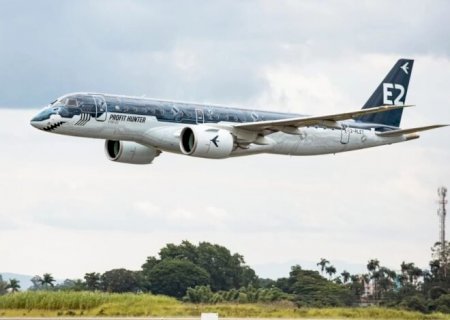 Embraer assina acordo para se tornar a primeira fabricante de aviões a usar SAF da Raízen