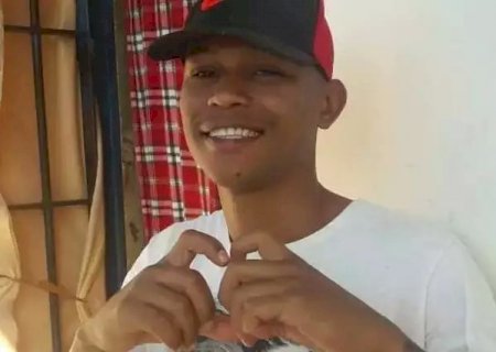 Jovem de 29 anos é morto com facada no peito pelo padrasto.